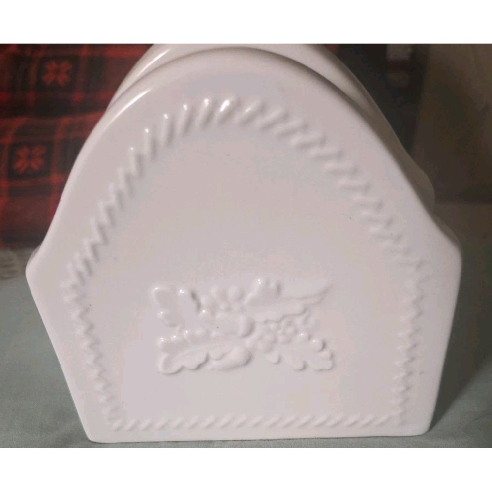 Martha Stewart‎ MSE Napkin Holder White Embossed Ceramic Acorn & Leaves Classic